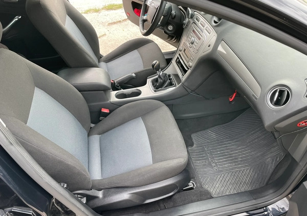 Ford Mondeo cena 16900 przebieg: 268000, rok produkcji 2010 z Kielce małe 254